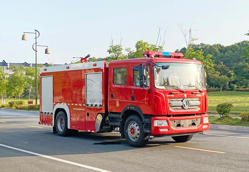國(guó)六東風(fēng)6噸多利卡D9泡沫消防車